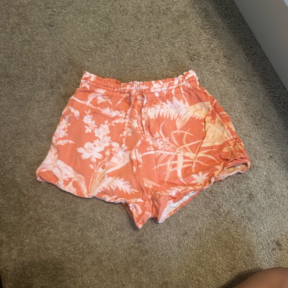H&M Pink and White Shorts with Tropical Design
